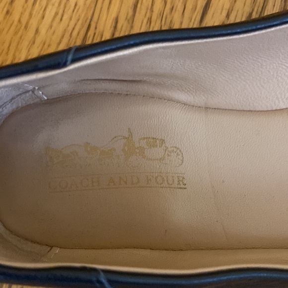 Women’s Navy Blue Pointed Toe Ballet Flats - Picture 3 of 6